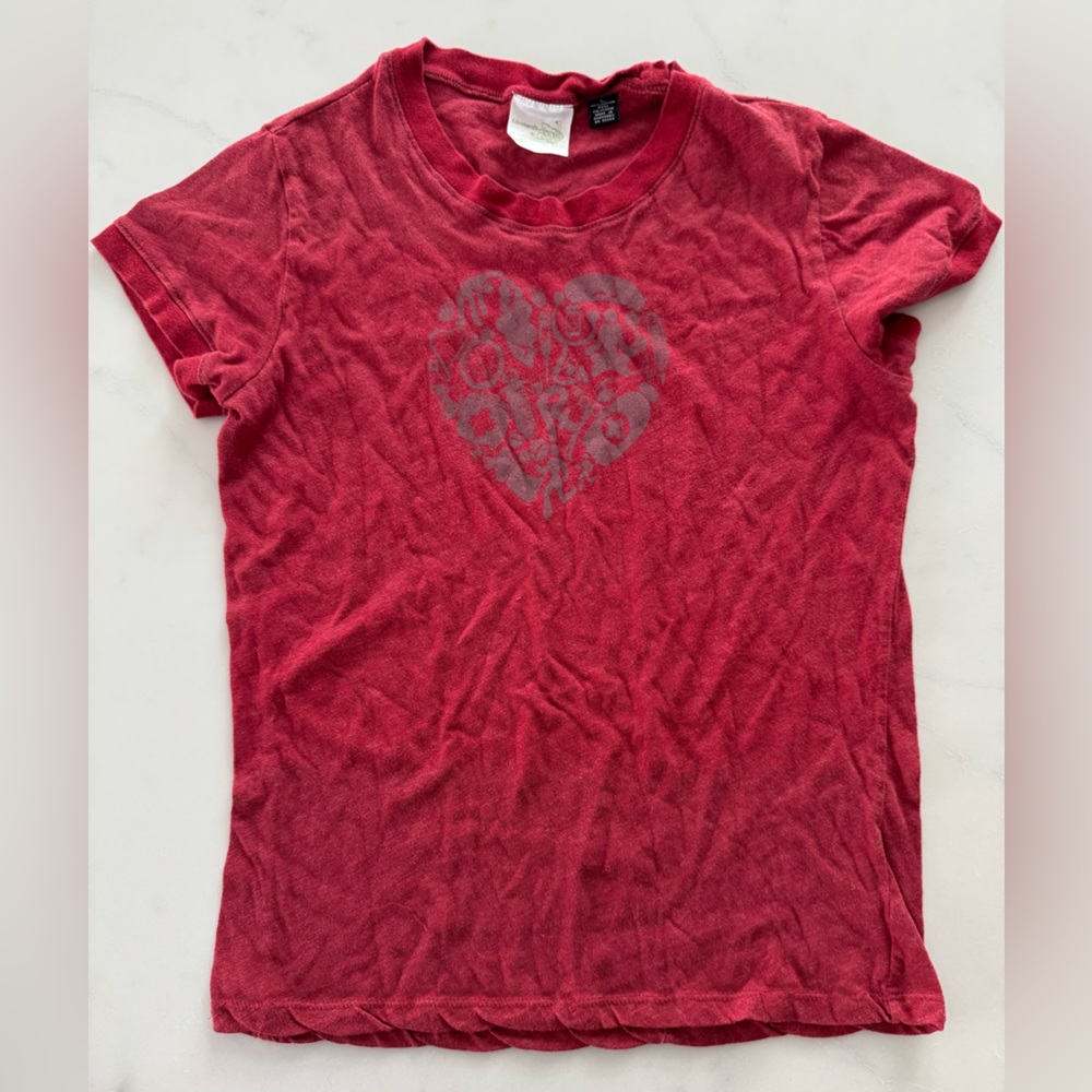vintage red women’s t shirt ❤️